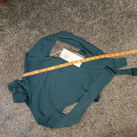 #208 NWT Lululemon Bodysuit t266 - Picture 4 of 7